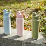 Edelstahl (18/8pro) wiederverwendbares breites Mund Vakuum isoliertes Wasserflaschen Populärer Stil 2024 breit 1000 ml ~ 2000 ml Regen